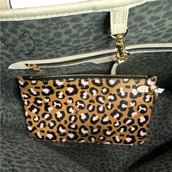 Louis Vuitton Wild at Heart Neverfull leather Tote MM - Picture 2 of 16